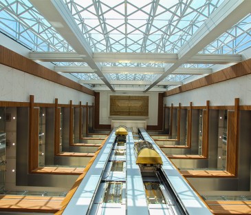 ساختمان اداری ایران مال